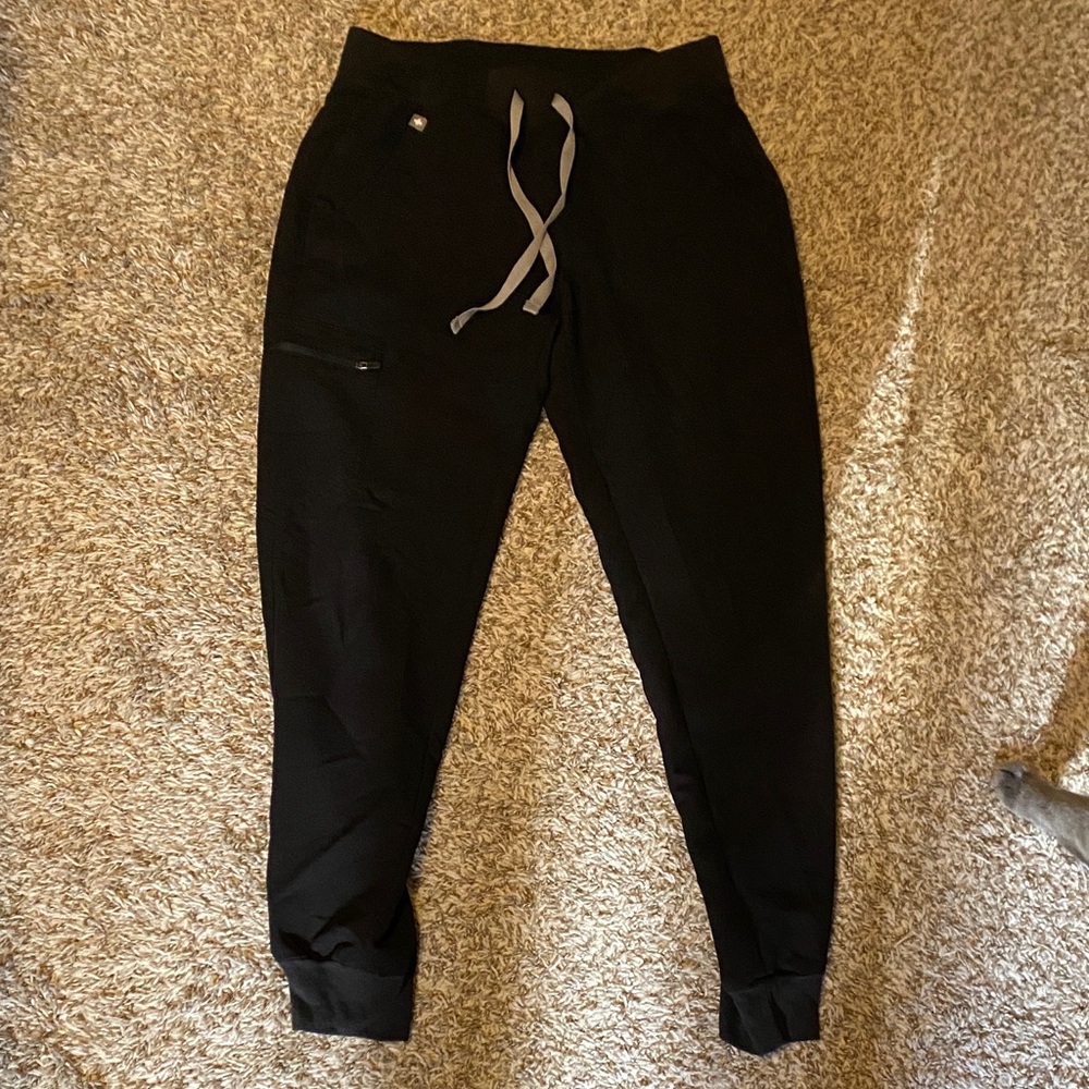 Figs Black Ankle Scrubs